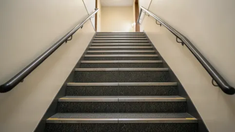 Schody wymagania BHP