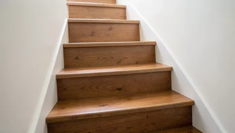 schody z paneli podłogowych