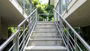 Schody zewnętrzne na piętro ceny