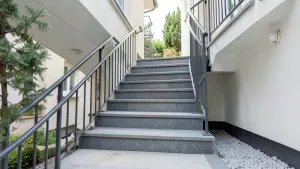 schody zewnętrzne wymagania techniczne