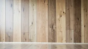 Ściana z paneli podłogowych
