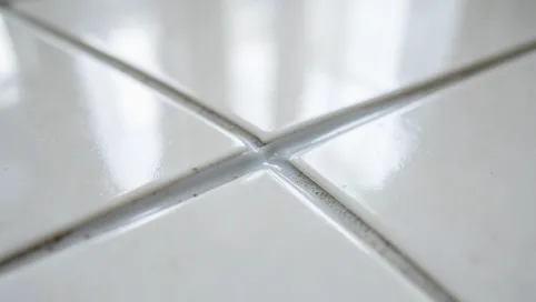 Silikon zamiast fugi na podłodze