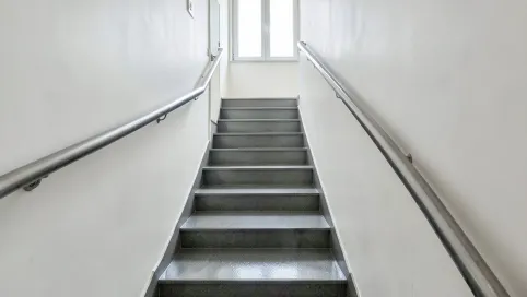 Sprzątanie klatki schodowej w bloku cena