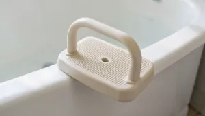 stopień z poręczą  schodek do wanny antypoślizgowy