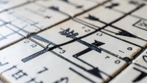 Strzałki I Cyfry Na Płytkach