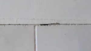 Szczelina Między Płytkami A Sufitem