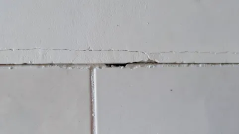 Szczelina Między Płytkami A Sufitem