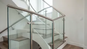 Szklana balustrada schody cena