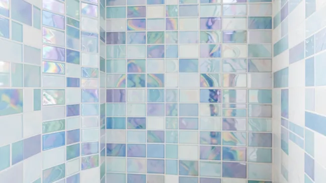 Szklane płytki do łazienki