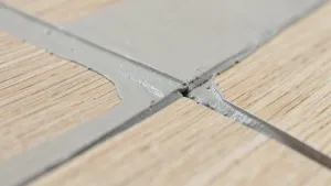 Szpachla do paneli podłogowych