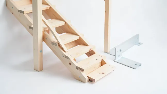 Tanie schody drewniane do samodzielnego montażu
