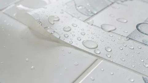 Tapeta samoprzylepna na płytki łazienkowe