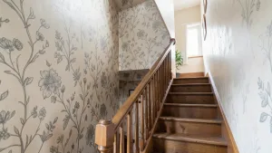 Tapety zmywalne na klatkę schodową