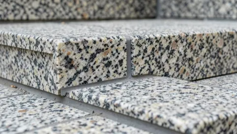 Układanie granitu na schodach cennik