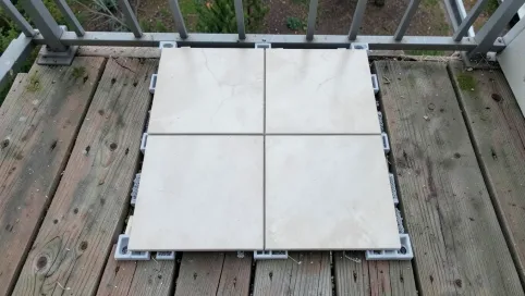 Układanie płytek na balkonie bez kleju