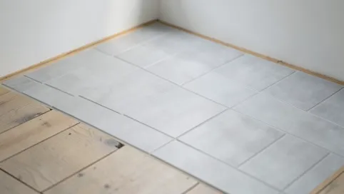 W którą stronę kłaść płytki na podłodze