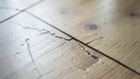 Wady paneli podłogowych