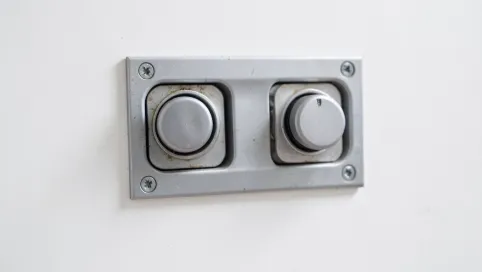 Włącznik schodowy podwójny jako zwykły