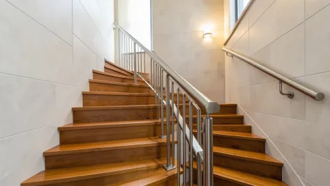 Wykończenie klatki schodowej w domu