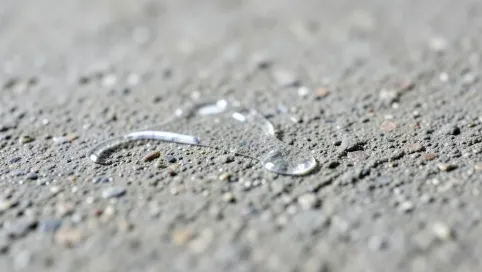 Żywica bezbarwna do betonu