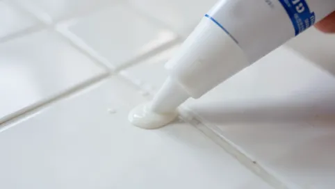 Jak długo schnie klej elastyczny do płytek