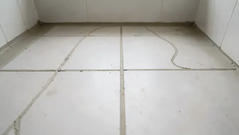 Jak położyć płytki w łazience na podłodze