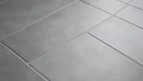 Szare płytki podłogowe do łazienki